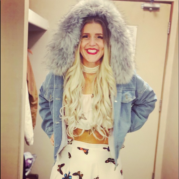 Meet your Posher, Holly - Picture 1 of 1